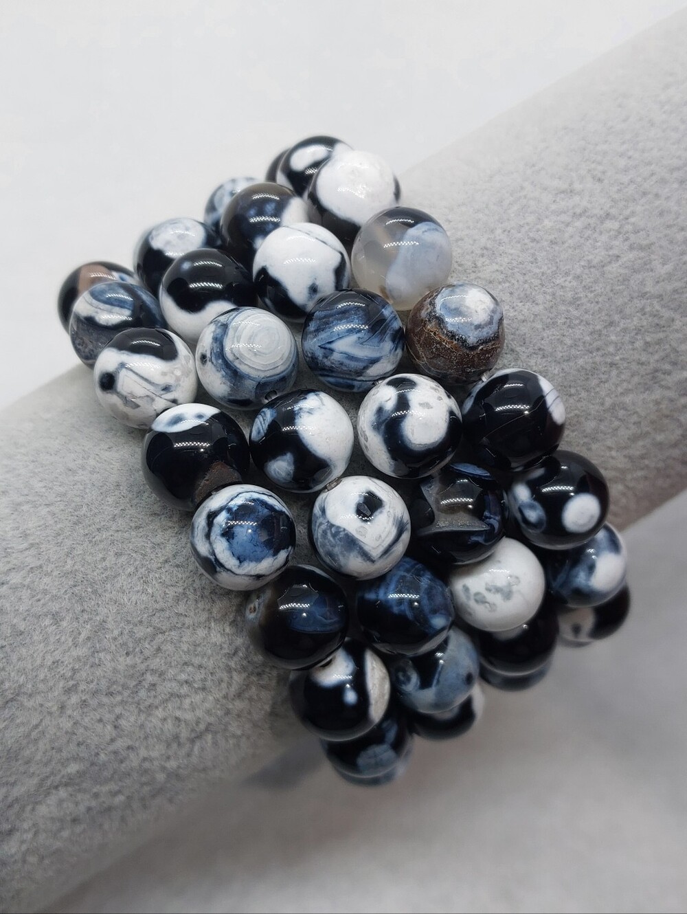 10mm Natural Black & White Orca Agate Bracelets
